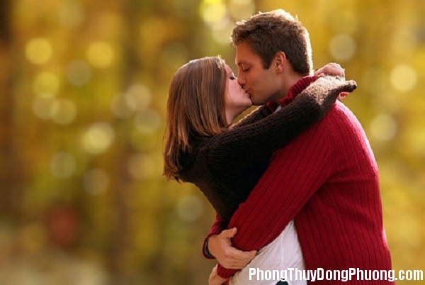 Couples Kissing kissing 35106599 500 335 4e6b9 98f5a Giải mã các bí ẩn giấc mơ thấy hôn nhau