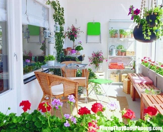 Balcony Garden Tips For Summer Ban công có Tử khí đông lai nghĩa là gì ?