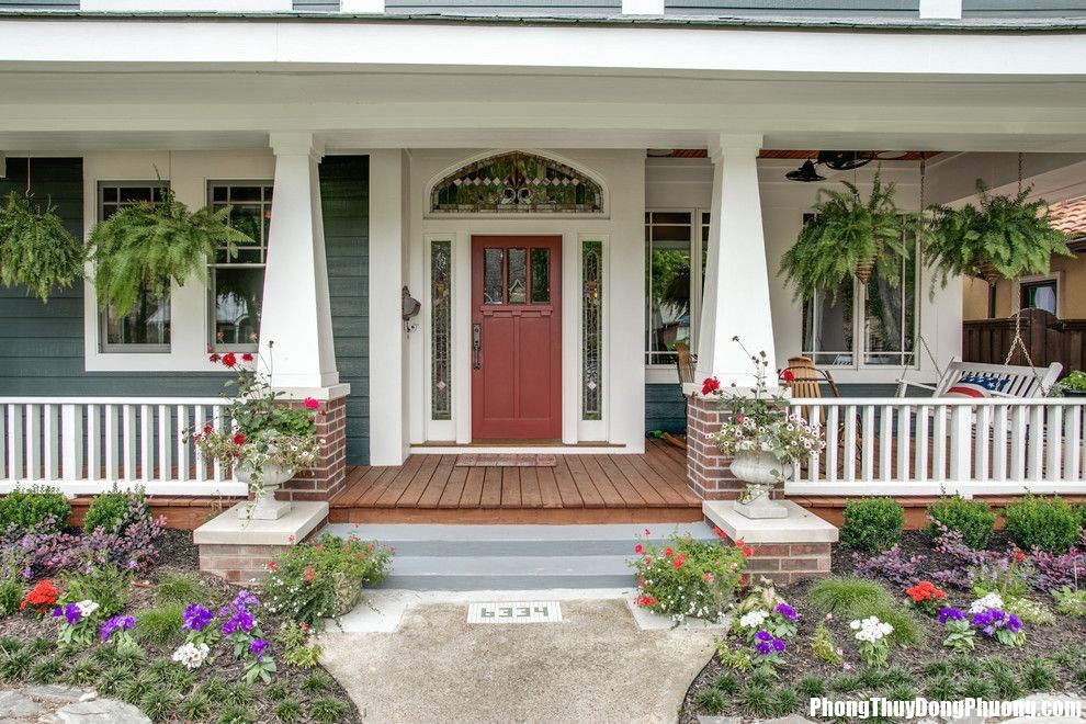 front porch pillar ideas front porch columns porch craftsman with flowers hanging plants Dấu hiệu cho thấy ngôi nhà của bạn hợp phong thủy, mang lại vận khí tốt lành cho gia chủ, nhất định phải gìn giữ